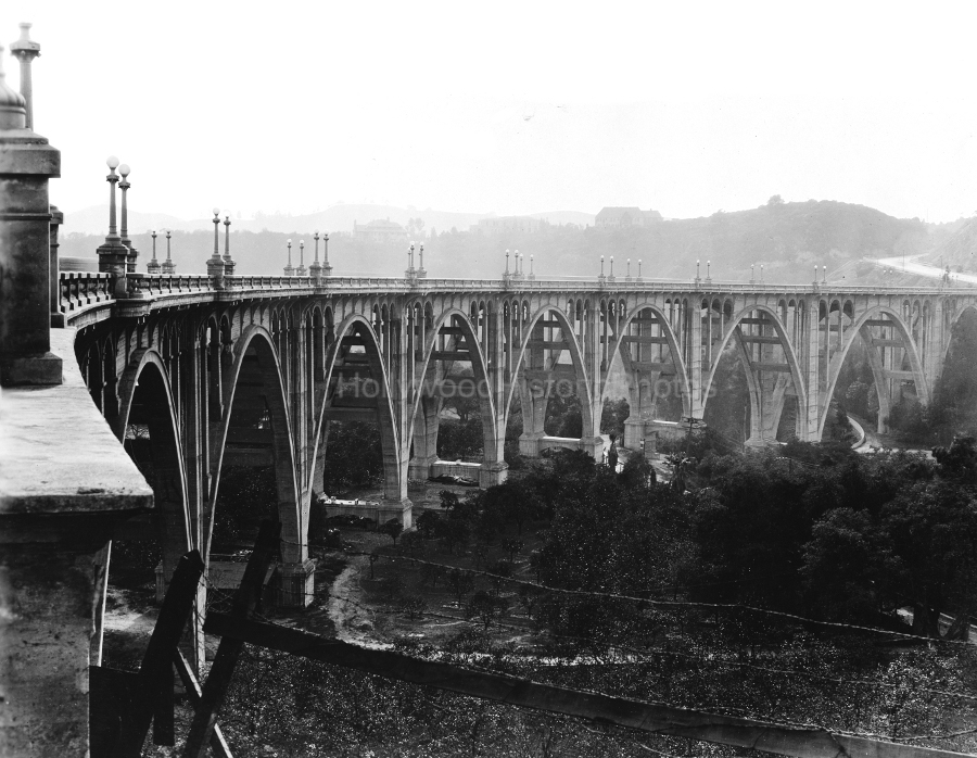Pasadena 1929 Arroyo Seco Bridge wm.jpg
